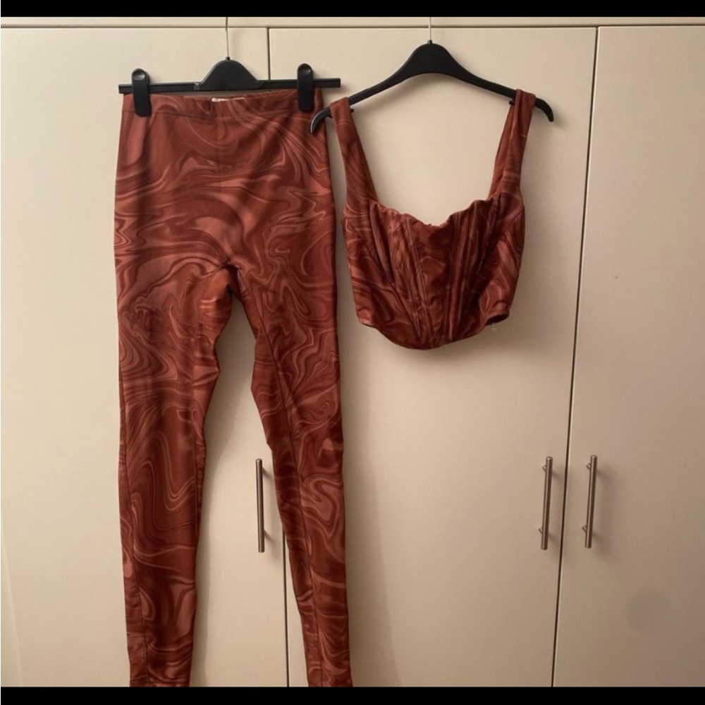 House of Cb two piece two like new wear once for two hours